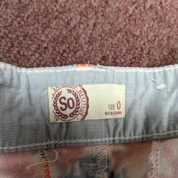 SO SHORTS SIZE 0 FLORAL PRINT - Picture 2 of 4
